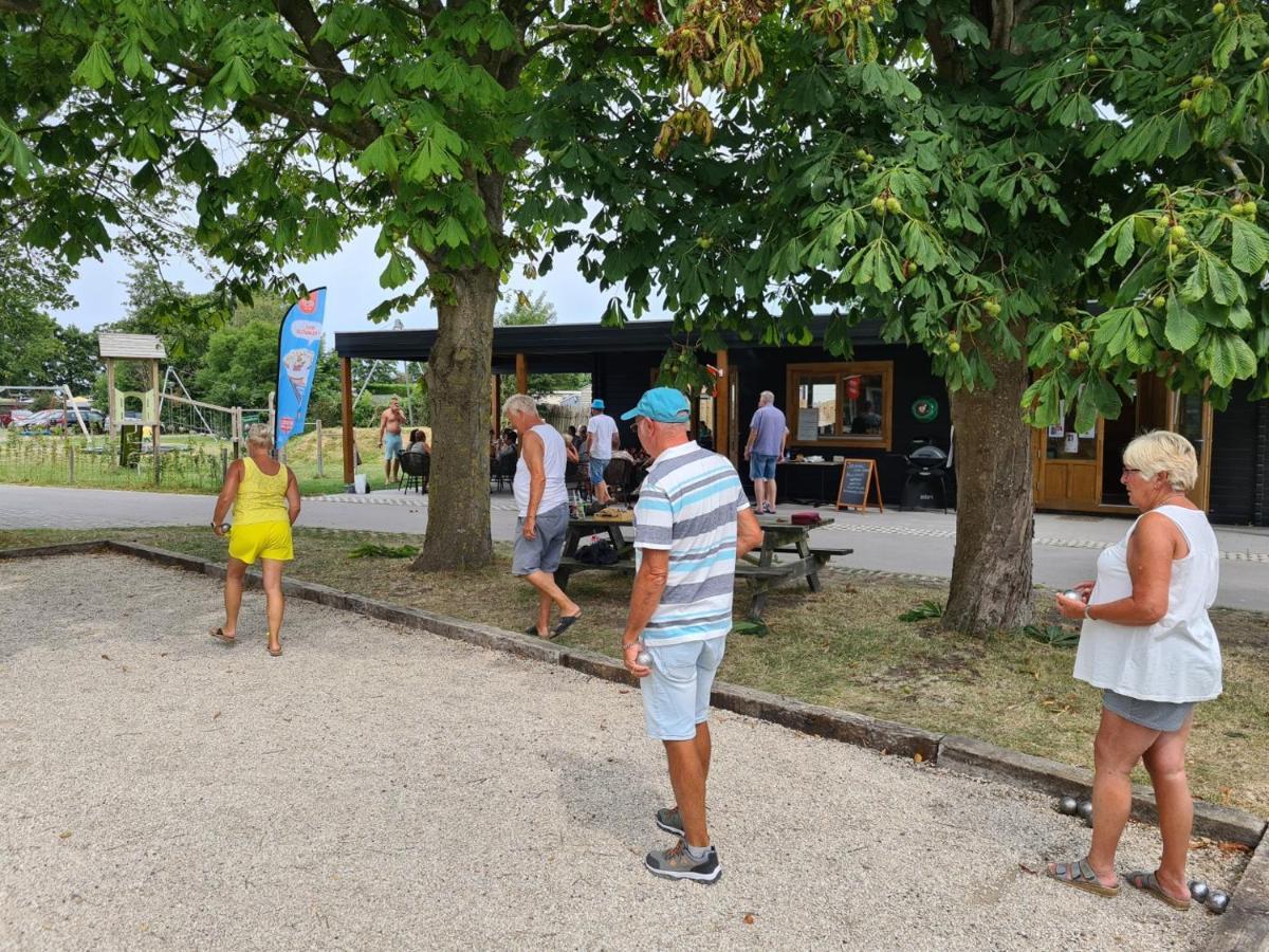 Chalet 511 Op Recreatiepark De Wielen Sint Maarten Exterior foto